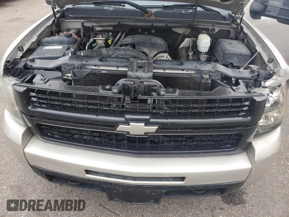 ✅ 2008 Chevrolet Silverado 2500HD Work Truck • VIN: 1GCHK29K68E116475 • Лот: 86695475. Опубликован ранее на Copart с пробегом 199 778 миль. Бесплатный доступ к архиву аукционных продаж из США и подробный отчёт об истории автомобиля на DreamBid. Изображение 11.