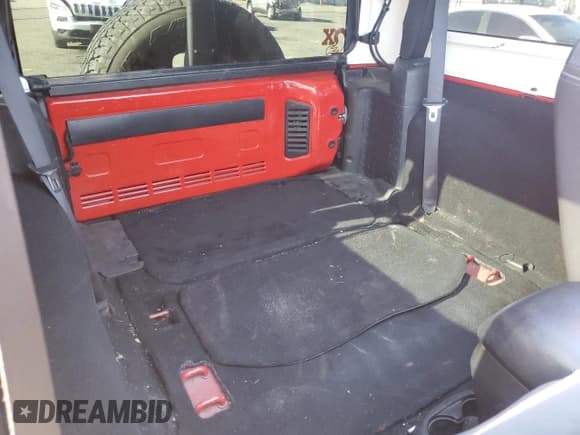 ✅ 2018 Jeep Wrangler Sahara • VIN: 1C4AJWBGXJL937095 • Lot: 42109205. Listed on Copart with 34,408 mi. Free auction sales archive from the USA and detailed vehicle history report at DreamBid. Image 11.