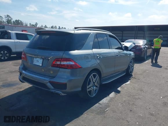 ✅ 2013 Mercedes-Benz M 63 AMG • VIN: 4JGDA7EB9DA155725 • Lot: 41502675. Wystawiony na IAAI z przebiegiem 64 849 mil. Bezpłatny archiwum sprzedaży aukcyjnych z USA i szczegółowy raport historii pojazdu na DreamBid. Zdjęcie 4.