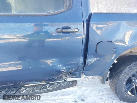 ✅ 2022 Chevrolet Silverado 1500 LT Trail Boss • VIN: 3GCPYFEL9NG210466 • Lot: 41393751. Wystawiony na IAAI z przebiegiem 74 128 mil. Bezpłatny archiwum sprzedaży aukcyjnych z USA i szczegółowy raport historii pojazdu na DreamBid. Zdjęcie 6.