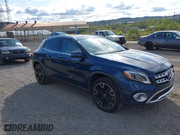 ✅ 2020 Mercedes-Benz GLA 250 • VIN: WDCTG4GB4LJ668061 • Лот: 43108502. Опубликован ранее на IAAI с пробегом 60 637 миль. Бесплатный доступ к архиву аукционных продаж из США и подробный отчёт об истории автомобиля на DreamBid. Изображение 1.