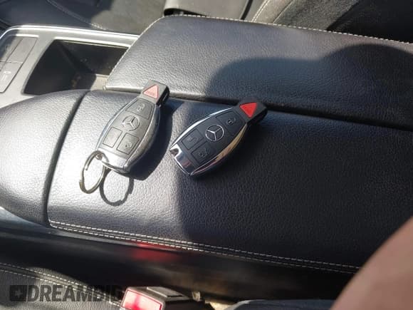 ✅ 2016 Mercedes-Benz GL 550 • VIN: 4JGDF7DE3GA642940 • Lot: 42426227. Listed on IAAI with 103,624 mi. Free auction sales archive from the USA and detailed vehicle history report at DreamBid. Image 11.