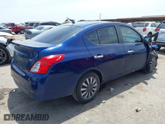 ✅ 2018 Nissan Versa SV • VIN: 3N1CN7AP8JL809322 • Lot: 42872541. Listed on IAAI with 131,016 mi. Free auction sales archive from the USA and detailed vehicle history report at DreamBid. Image 4.