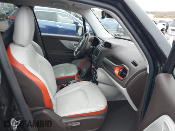 ✅ 2015 Jeep Renegade Limited • VIN: ZACCJBDT0FPB57516 • Lot: 43575056. Wystawiony na IAAI z przebiegiem Nie podano. Bezpłatny archiwum sprzedaży aukcyjnych z USA i szczegółowy raport historii pojazdu na DreamBid. Zdjęcie 5.