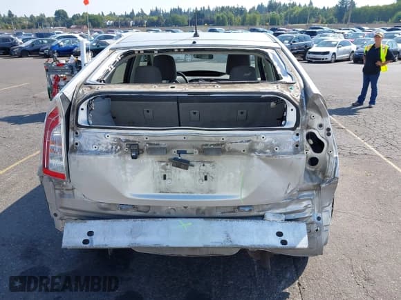 ✅ 2015 Toyota Prius Two • VIN: JTDKN3DUXF1984513 • Лот: 43105789. Опубликован ранее на IAAI с пробегом 109 652 миль. Бесплатный доступ к архиву аукционных продаж из США и подробный отчёт об истории автомобиля на DreamBid. Изображение 17.