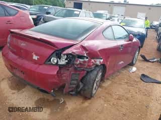 2008 Hyundai Tiburon GS z VIN KMHHM66D68U277885, wystawiony jako IAAI lot #42172920 z przebiegiem 205 023 mil mil oraz . Historia ofert i sprzedaży dostępna na DreamBid. Obrazek 4.