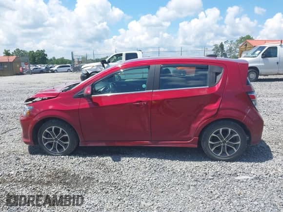 2020 Chevrolet Sonic LT с VIN 1G1JD6SB6L4124936, выставлен на аукционе IAAI как лот 42642451 с пробегом 61 903 миль миль и . История ставок и продаж доступна на DreamBid. Изображение 14.