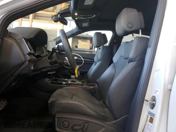 ✅ 2022 Audi SQ5 Premium Plus • VIN: WA1B4AFY6N2125641 • Lot: 46982675. Wystawiony na Copart z przebiegiem 40 346 mil. Bezpłatny archiwum sprzedaży aukcyjnych z USA i szczegółowy raport historii pojazdu na DreamBid. Zdjęcie 7.