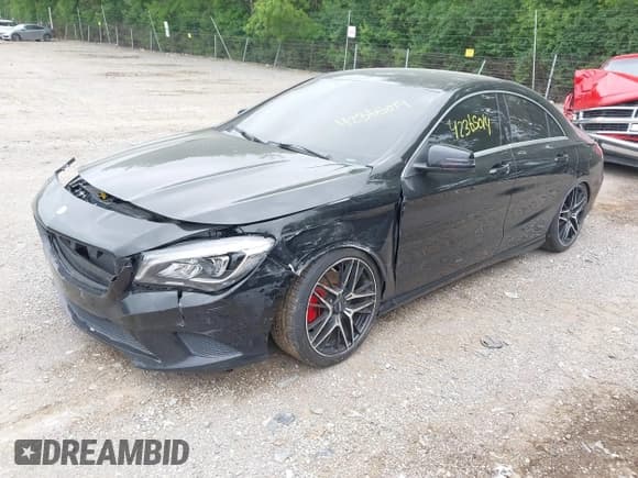 ✅ 2014 Mercedes-Benz CLA 250 • VIN: WDDSJ4EB7EN138013 • Lot: 42365014. Listed on IAAI with 185,393 mi. Free auction sales archive from the USA and detailed vehicle history report at DreamBid. Image 19.