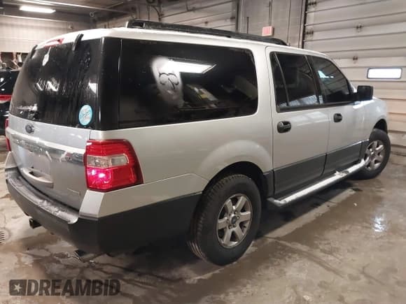 ✅ 2017 Ford Expedition Max XL • VIN: 1FMJK1GT1HEA41798 • Lot: 41113331. Wystawiony na IAAI z przebiegiem 153 338 mil. Bezpłatny archiwum sprzedaży aukcyjnych z USA i szczegółowy raport historii pojazdu na DreamBid. Zdjęcie 4.