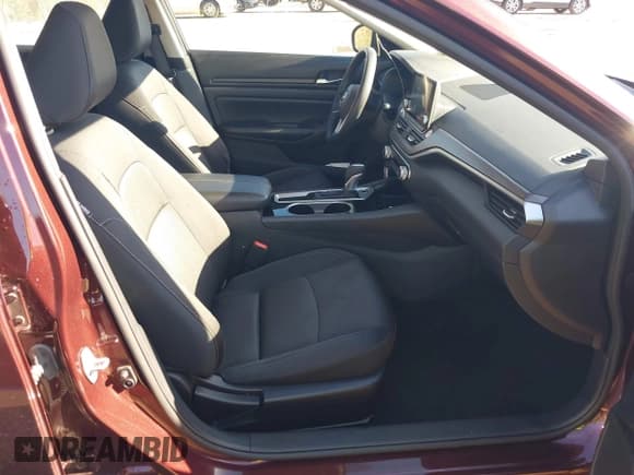 ✅ 2024 Nissan Altima SV • VIN: 1N4BL4DV3RN372693 • Lot: 43784224. Wystawiony na IAAI z przebiegiem 56 556 mil. Bezpłatny archiwum sprzedaży aukcyjnych z USA i szczegółowy raport historii pojazdu na DreamBid. Zdjęcie 5.