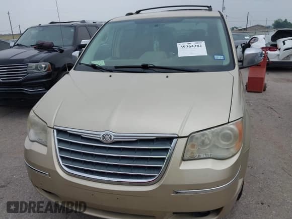 ✅ 2010 Chrysler Town & Country Limited • VIN: 2A4RR7DX5AR361352 • Lot: 39364282. Wystawiony na IAAI z przebiegiem 98 942 mil. Bezpłatny archiwum sprzedaży aukcyjnych z USA i szczegółowy raport historii pojazdu na DreamBid. Zdjęcie 6.