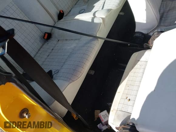 ✅ 1990 Volkswagen Cabriolet • VIN: WVWCB5153LK032285 • Lot: 41229361. Listed on IAAI with 136,382 mi. Free auction sales archive from the USA and detailed vehicle history report at DreamBid. Image 8.