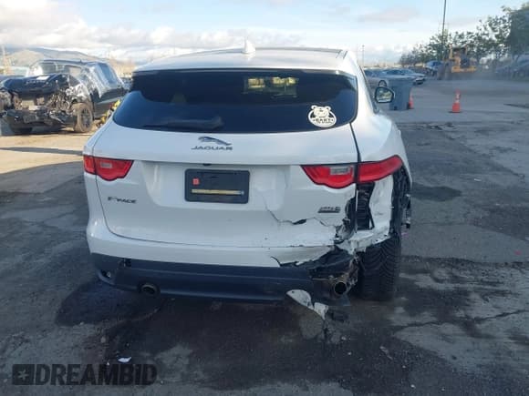 ✅ 2019 Jaguar F-Pace 25t • VIN: SADCS2FXXKA358277 • Lot: 41626419. Wystawiony na IAAI z przebiegiem 59 535 mil. Bezpłatny archiwum sprzedaży aukcyjnych z USA i szczegółowy raport historii pojazdu na DreamBid. Zdjęcie 6.