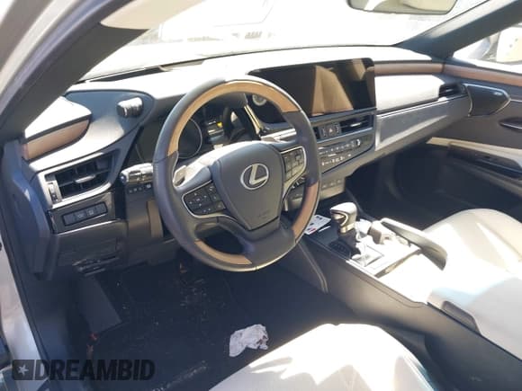 ✅ 2024 Lexus ES 300h Luxury • VIN: 58AEA1C17RU049851 • Lot: 43159025. Listed on IAAI with 3,473 mi. Free auction sales archive from the USA and detailed vehicle history report at DreamBid. Image 20.