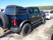 ✅ 2022 Ford Bronco • VIN: 1FMDE5BH7NLA85634 • Lot: 42154948. Wystawiony na IAAI z przebiegiem 9 973 mil. Bezpłatny archiwum sprzedaży aukcyjnych z USA i szczegółowy raport historii pojazdu na DreamBid. Zdjęcie 4.