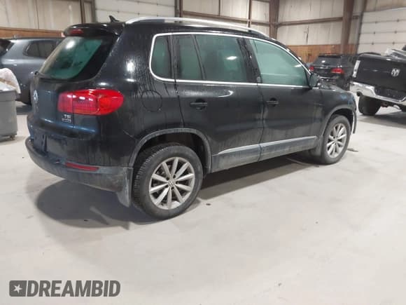 ✅ 2017 Volkswagen Tiguan Wolfsburg Edition • VIN: WVGSV7AX0HK015009 • Lot: 43466791. Wystawiony na IAAI z przebiegiem 104 969 mil. Bezpłatny archiwum sprzedaży aukcyjnych z USA i szczegółowy raport historii pojazdu na DreamBid. Zdjęcie 4.