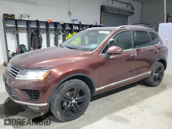 ✅ 2017 Volkswagen Touareg Wolfsburg Edition • VIN: WVGRF7BPXHD003559 • Lot: 41532925. Listed on Copart with 117,801 mi. Free auction sales archive from the USA and detailed vehicle history report at DreamBid. Image 1.