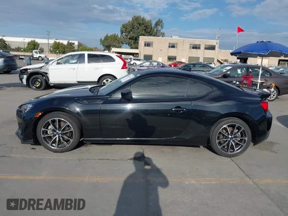 ✅ 2020 Subaru BRZ Limited • VIN: JF1ZCAC15L9701034 • Лот: 43513754. Опубликован ранее на IAAI с пробегом 55 590 миль. Бесплатный доступ к архиву аукционных продаж из США и подробный отчёт об истории автомобиля на DreamBid. Изображение 14.