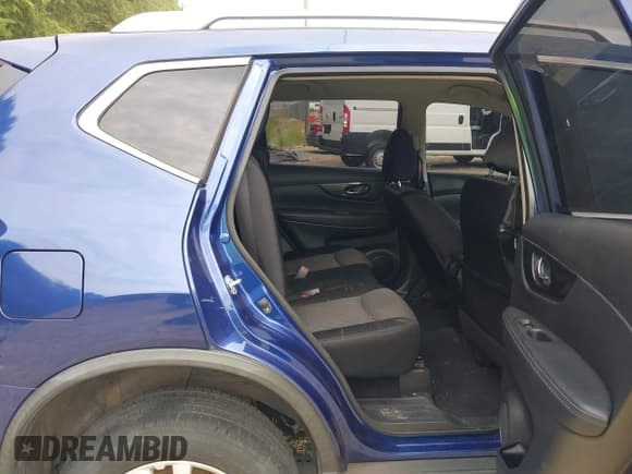 ✅ 2017 Nissan Rogue SV • VIN: JN8AT2MT1HW133374 • Lot: 43047112. Wystawiony na IAAI z przebiegiem 132 465 mil. Bezpłatny archiwum sprzedaży aukcyjnych z USA i szczegółowy raport historii pojazdu na DreamBid. Zdjęcie 8.