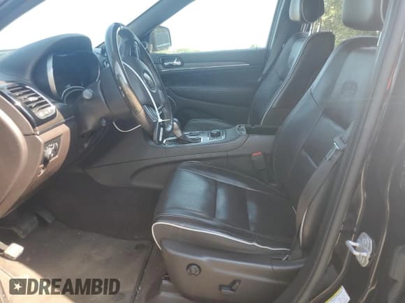 ✅ 2019 Jeep Grand Cherokee Overland • VIN: 1C4RJFCG3KC840016 • Lot: 62774195. Listed on Copart with 70,926 mi. Free auction sales archive from the USA and detailed vehicle history report at DreamBid. Image 7.