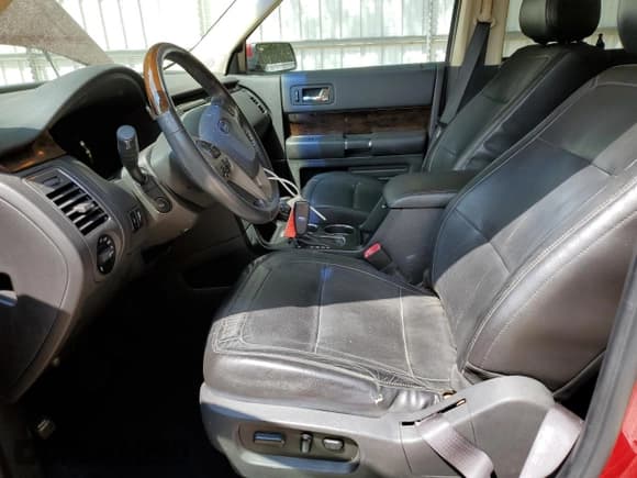 ✅ 2013 Ford Flex Limited • VIN: 2FMGK5D87DBD27064 • Lot: 80081385. Wystawiony na Copart z przebiegiem 113 916 mil. Bezpłatny archiwum sprzedaży aukcyjnych z USA i szczegółowy raport historii pojazdu na DreamBid. Zdjęcie 7.