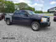 2009 Chevrolet Silverado 1500 LS z VIN 3GCEK13C99G145395, wystawiony jako Copart lot #57073015 z przebiegiem 112 155 mil mil oraz Czysty tytuł • Clean title. Historia ofert i sprzedaży dostępna na DreamBid. Obrazek 4.