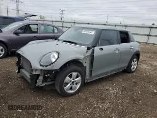 ✅ 2020 MINI Hardtop 4 Door Cooper • VIN: WMWXU7C09L2L89122 • Lot: 85705345. Wystawiony na Copart z przebiegiem 42 766 mil. Bezpłatny archiwum sprzedaży aukcyjnych z USA i szczegółowy raport historii pojazdu na DreamBid. Zdjęcie 1.