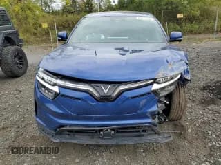 ✅ 2024 VinFast VF 8 Plus • VIN: RLLV1AFAXRH008488 • Lot: 85817355. Wystawiony na Copart z przebiegiem 7 148 mil. Bezpłatny archiwum sprzedaży aukcyjnych z USA i szczegółowy raport historii pojazdu na DreamBid. Zdjęcie 5.