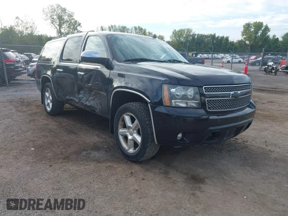 ✅ 2008 Chevrolet Suburban 1LT • VIN: 1GNFK16308R273272 • Lot: 43293480. Listed on IAAI with 196,395 mi. Free auction sales archive from the USA and detailed vehicle history report at DreamBid. Image 1.