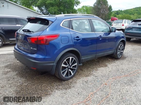 ✅ 2018 Nissan Rogue S • VIN: JN1BJ1CR3JW207439 • Lot: 42255130. Listed on IAAI with 87,299 mi. Free auction sales archive from the USA and detailed vehicle history report at DreamBid. Image 4.
