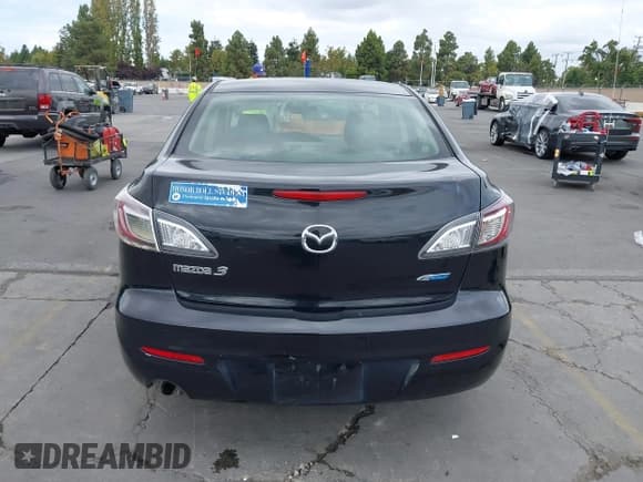 ✅ 2013 Mazda 3 i Sport • VIN: JM1BL1UP2D1847826 • Lot: 43328882. Listed on IAAI with 181,694 mi. Free auction sales archive from the USA and detailed vehicle history report at DreamBid. Image 17.