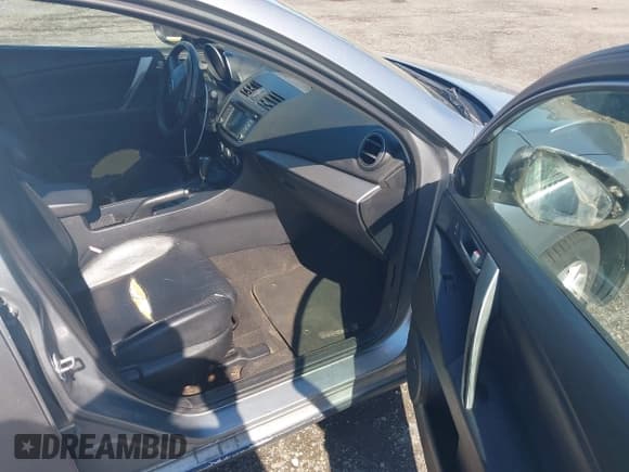 ✅ 2013 Mazda 3 i Grand Touring • VIN: JM1BL1M70D1835559 • Lot: 42227352. Wystawiony na IAAI z przebiegiem 208 394 mil. Bezpłatny archiwum sprzedaży aukcyjnych z USA i szczegółowy raport historii pojazdu na DreamBid. Zdjęcie 5.