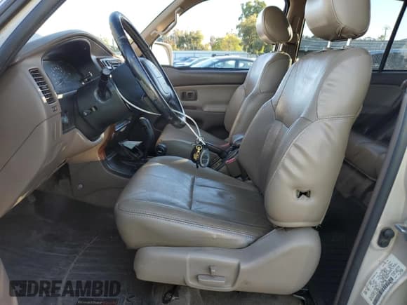 ✅ 1996 Toyota 4Runner Limited • VIN: JT3HN87R5T0046309 • Лот: 90522385. Опубликован ранее на Copart с пробегом 256 963 миль. Бесплатный доступ к архиву аукционных продаж из США и подробный отчёт об истории автомобиля на DreamBid. Изображение 7.