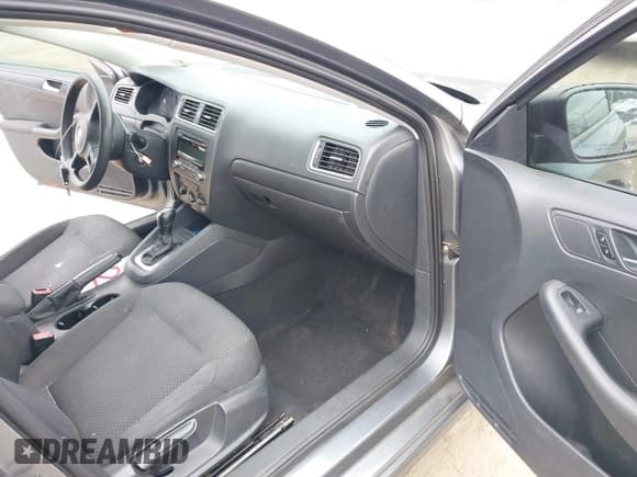 ✅ 2012 Volkswagen Jetta S • VIN: 3VW2K7AJ3CM049680 • Lot: 43058150. Listed on IAAI with 145,678 mi. Free auction sales archive from the USA and detailed vehicle history report at DreamBid. Image 5.