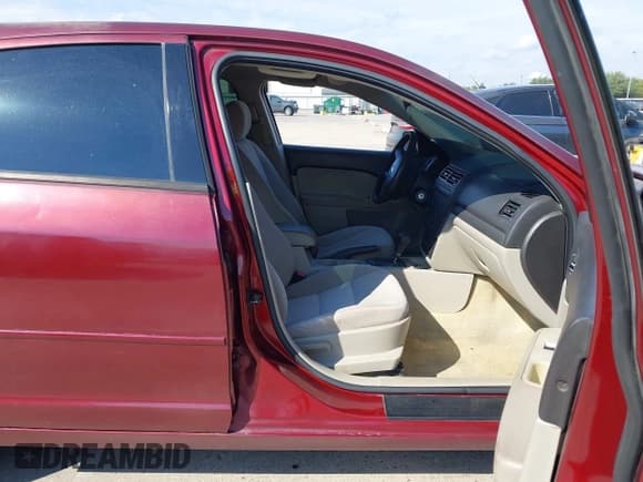 ✅ 2006 Ford Fusion S • VIN: 3FAFP06Z06R179165 • Лот: 43460044. Опубликован ранее на IAAI с пробегом 180 652 миль. Бесплатный доступ к архиву аукционных продаж из США и подробный отчёт об истории автомобиля на DreamBid. Изображение 5.