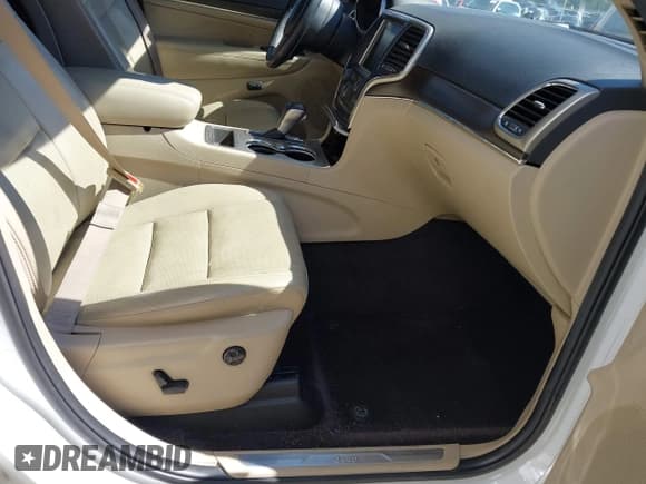 ✅ 2017 Jeep Grand Cherokee Limited • VIN: 1C4RJEBG7HC779273 • Lot: 43579363. Listed on IAAI with 205,048 mi. Free auction sales archive from the USA and detailed vehicle history report at DreamBid. Image 5.