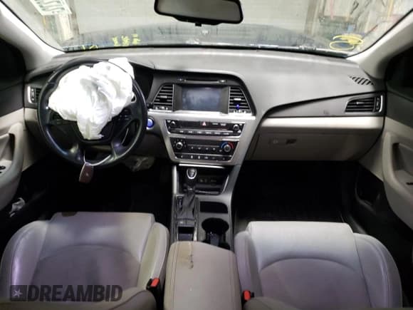 ✅ 2017 Hyundai Sonata Sport • VIN: 5NPE34AF1HH555299 • Lot: 67847272. Listed on Copart with 85,308 mi. Free auction sales archive from the USA and detailed vehicle history report at DreamBid. Image 8.