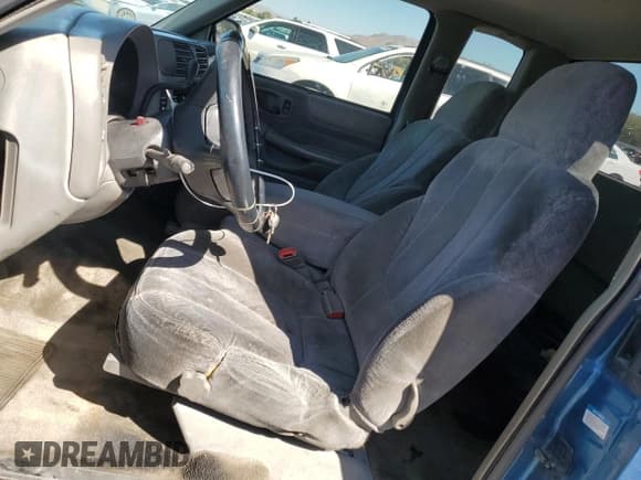 ✅ 2001 GMC Sonoma SLS 1SF • VIN: 1GTCS195618128435 • Lot: 72036804. Listed on Copart with 181,151 mi. Free auction sales archive from the USA and detailed vehicle history report at DreamBid. Image 7.