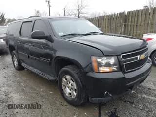 ✅ 2013 Chevrolet Suburban LT • VIN: 1GNSKJE75DR253466 • Lot: 43835635. Listed on IAAI with 339,418 mi. Free auction sales archive from the USA and detailed vehicle history report at DreamBid. Image 1.