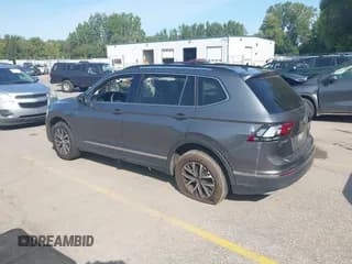 ✅ 2020 Volkswagen Tiguan SE • VIN: 3VV2B7AX4LM044125 • Lot: 43186177. Wystawiony na IAAI z przebiegiem 66 466 mil. Bezpłatny archiwum sprzedaży aukcyjnych z USA i szczegółowy raport historii pojazdu na DreamBid. Zdjęcie 3.