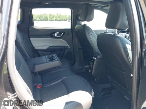 ✅ 2023 Jeep Compass Limited • VIN: 3C4NJDCN6PT556523 • Лот: 42301637. Опубликован ранее на IAAI с пробегом 9 402 миль. Бесплатный доступ к архиву аукционных продаж из США и подробный отчёт об истории автомобиля на DreamBid. Изображение 8.