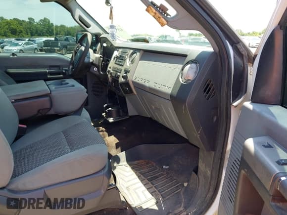 ✅ 2014 Ford F-250 XL • VIN: 1FT7X2B62EEA91113 • Lot: 42558495. Listed on IAAI with 313,661 mi. Free auction sales archive from the USA and detailed vehicle history report at DreamBid. Image 5.