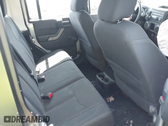 ✅ 2016 Jeep Wrangler Unlimited Freedom • VIN: 1C4BJWDG7GL226173 • Lot: 42806620. Wystawiony na IAAI z przebiegiem Nie podano. Bezpłatny archiwum sprzedaży aukcyjnych z USA i szczegółowy raport historii pojazdu na DreamBid. Zdjęcie 8.