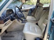 ✅ 1989 Mercedes-Benz 300 SE • VIN: WDBCA24D4KA431052 • Lot: 70130295. Listed on Copart with 168,665 mi. Free auction sales archive from the USA and detailed vehicle history report at DreamBid. Image 7.