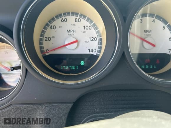 ✅ 2009 Dodge Challenger SE • VIN: 2B3LJ44V89H577103 • Lot: 51871945. Wystawiony na Copart z przebiegiem 172 791 mil. Bezpłatny archiwum sprzedaży aukcyjnych z USA i szczegółowy raport historii pojazdu na DreamBid. Zdjęcie 8.