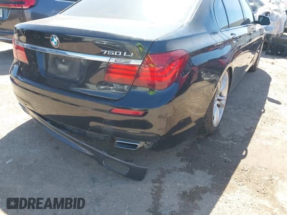 ✅ 2014 BMW 7 Series ALPINA B7 • VIN: WBAYE8C53ED135383 • Lot: 41778392. Wystawiony na IAAI z przebiegiem 110 468 mil. Bezpłatny archiwum sprzedaży aukcyjnych z USA i szczegółowy raport historii pojazdu na DreamBid. Zdjęcie 6.