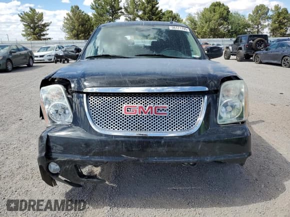 ✅ 2011 GMC Yukon XL Denali • VIN: 1GKS2MEF1BR398071 • Lot: 56171705. Wystawiony na Copart z przebiegiem 163 775 mil. Bezpłatny archiwum sprzedaży aukcyjnych z USA i szczegółowy raport historii pojazdu na DreamBid. Zdjęcie 5.