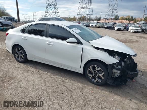 ✅ 2019 Kia Forte LXS • VIN: 3KPF24AD2KE005028 • Lot: 43679938. Wystawiony na IAAI z przebiegiem 72 253 mil. Bezpłatny archiwum sprzedaży aukcyjnych z USA i szczegółowy raport historii pojazdu na DreamBid. Zdjęcie 1.