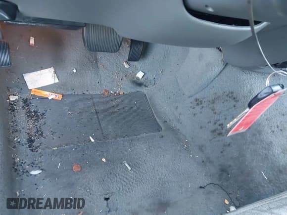 ✅ 2004 Ford Crown Victoria LX • VIN: 2FAFP74W74X108738 • Lot: 43480101. Listed on IAAI with 157,292 mi. Free auction sales archive from the USA and detailed vehicle history report at DreamBid. Image 11.